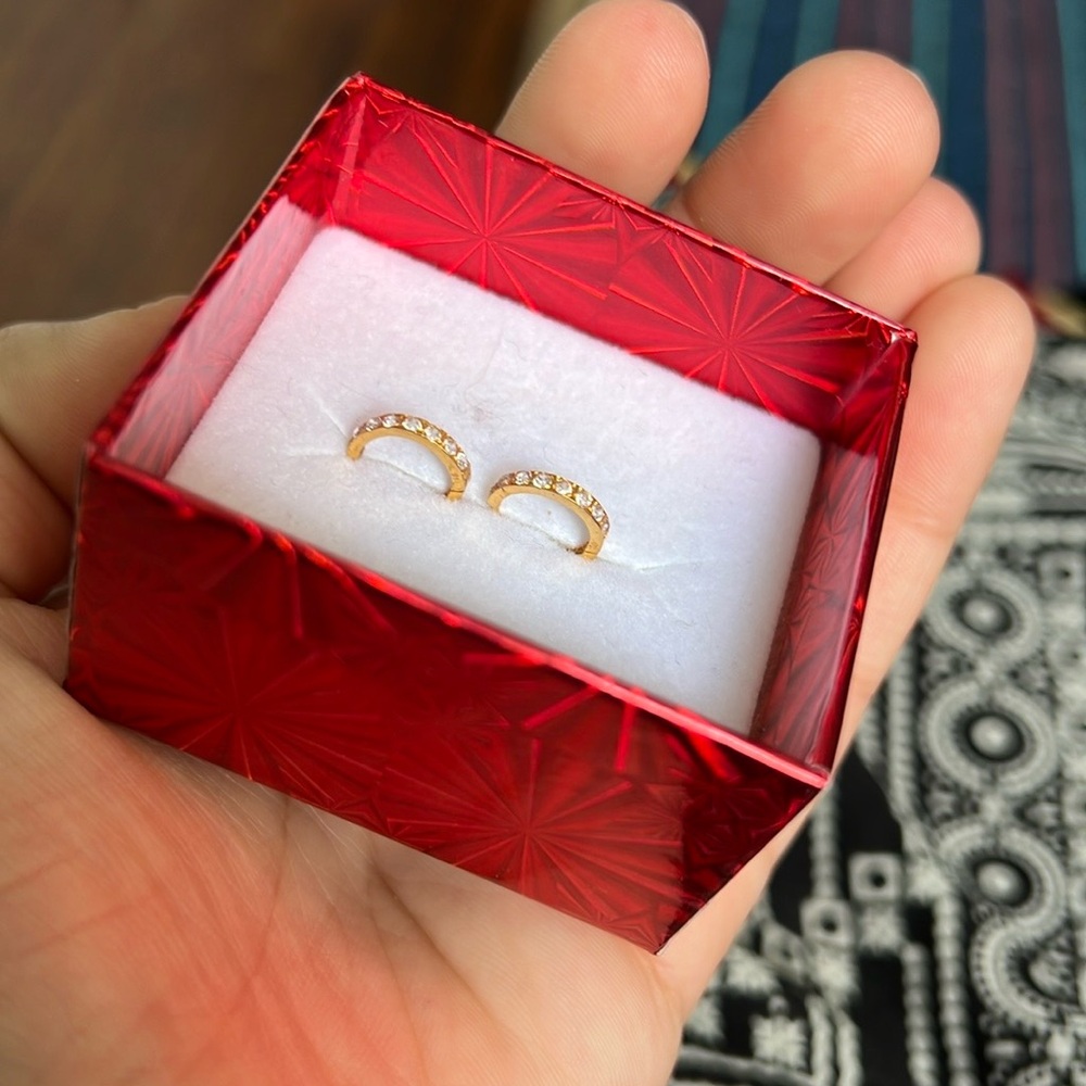 Gold earrings